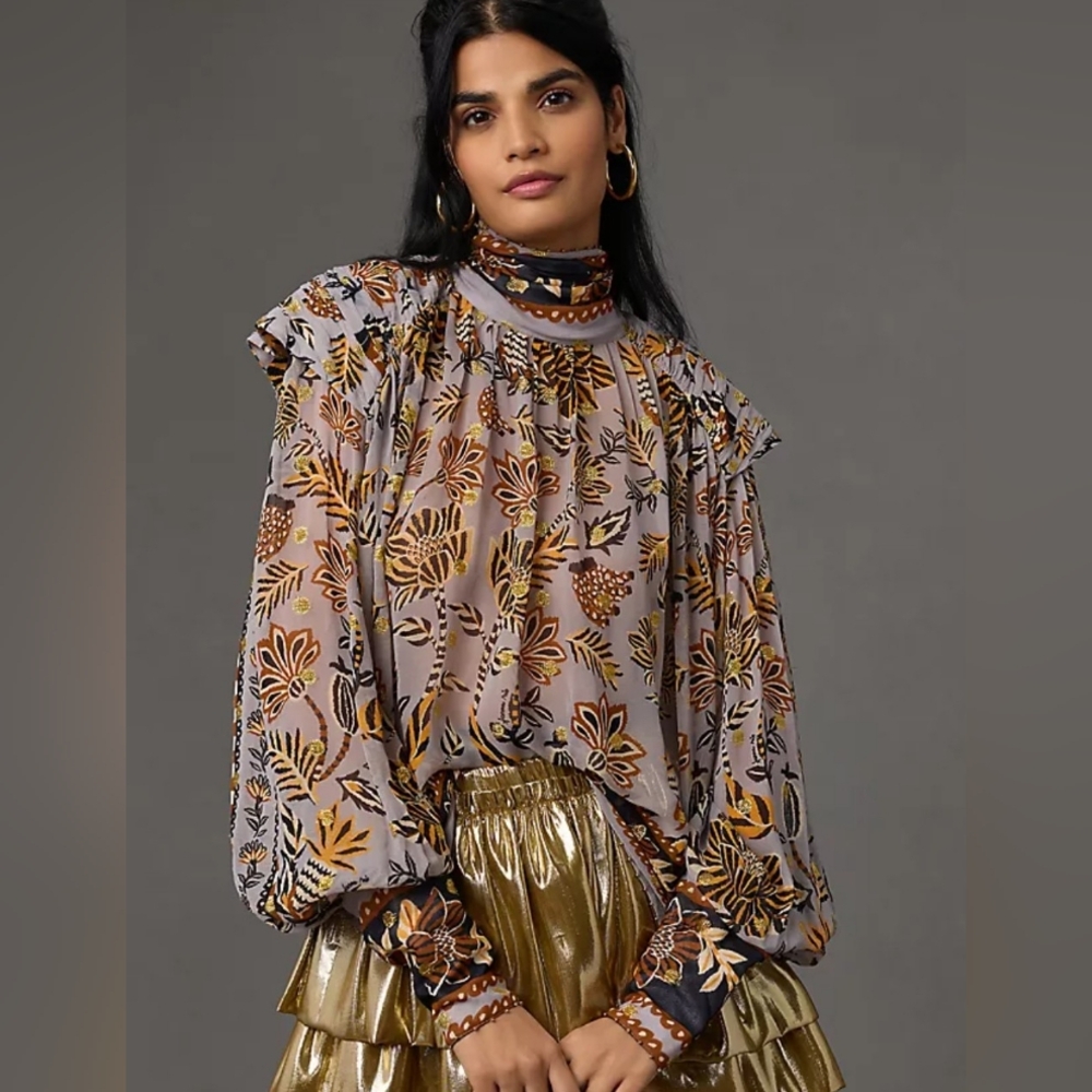 FARM Rio Women's Floral Tapestry Long sleeve Blouse Size Large NWT